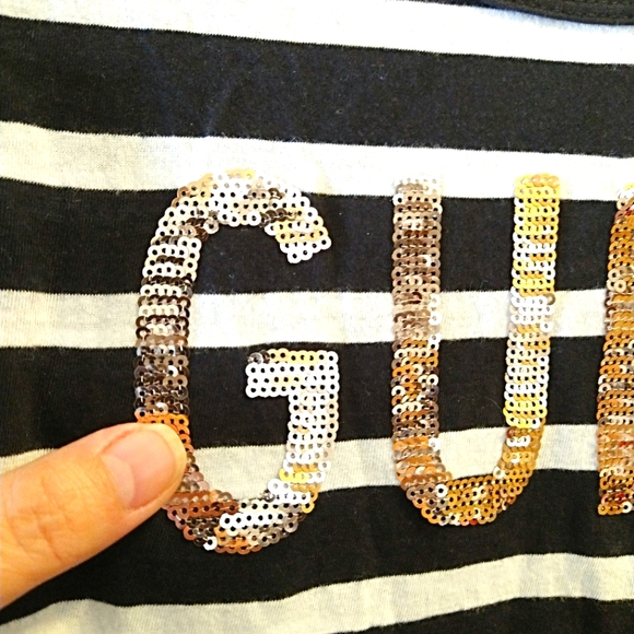 🆕 GUESS Tshirt with Small Gold Sequin Lettering Size L - Picture 3 of 7